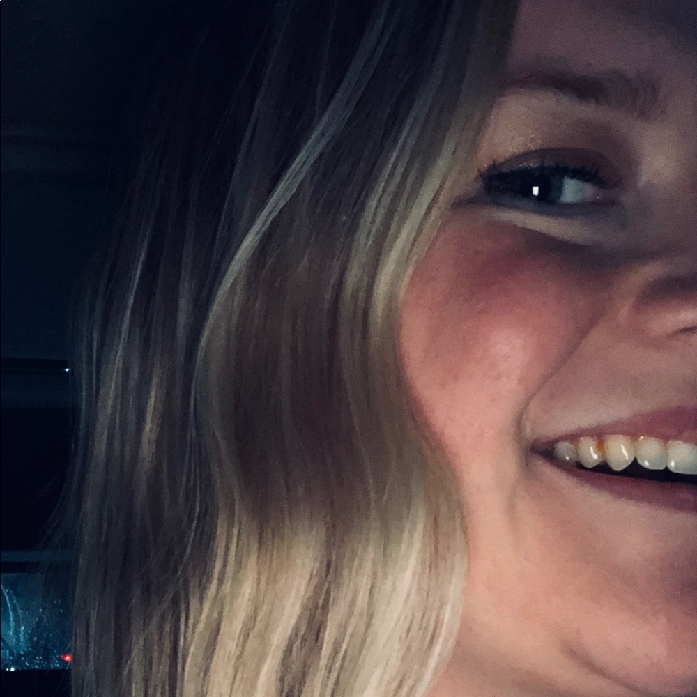 Meet your Posher, Claire